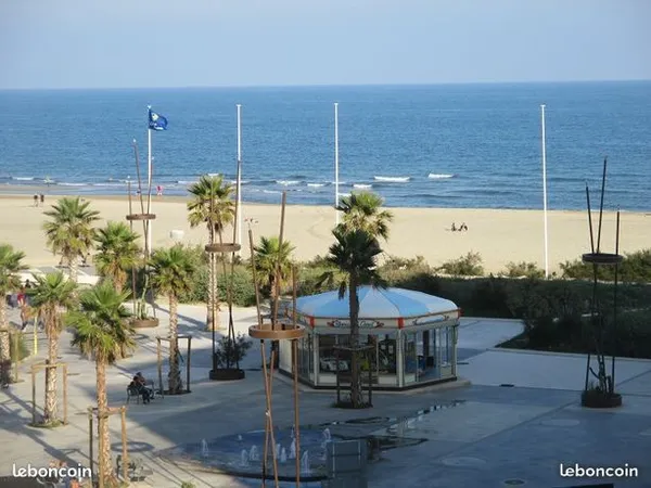 F2 +cabine - 500 le mois - parking securise -residence avec piscine