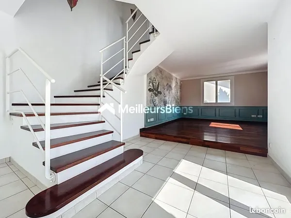 Maison 9 pièces 290 m²