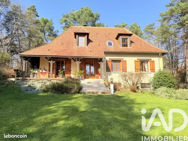 Propriété 7 pièces 164 m²