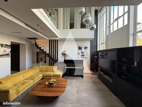 Loft/atelier/surface 7 pièces 170 m²