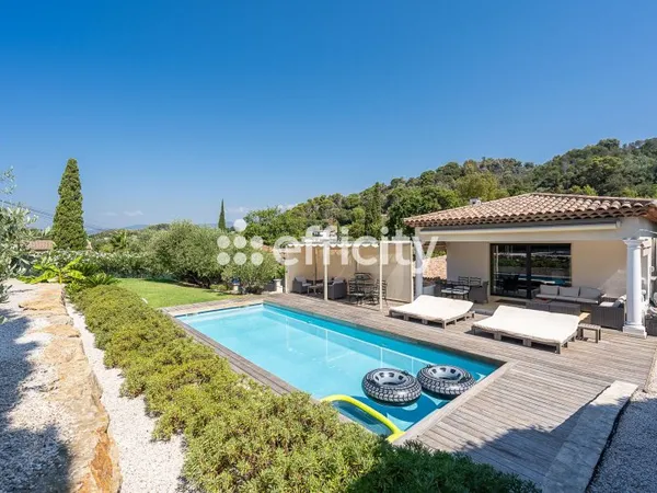 Maison 7 pièces 225 m²