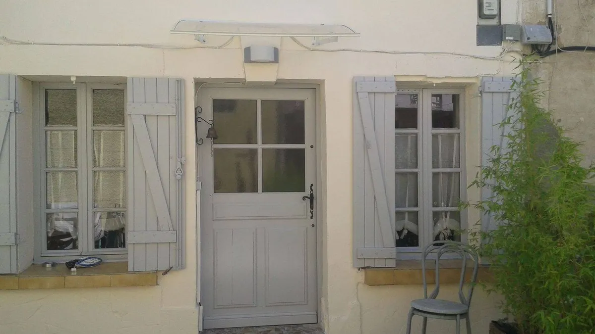 Photo 1