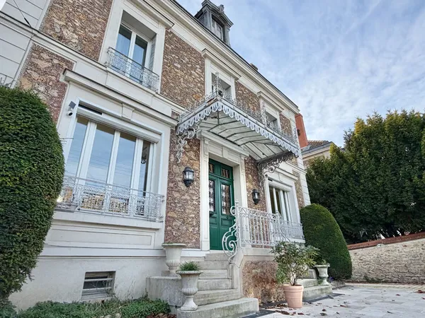 Maison 8 pièces 209 m²