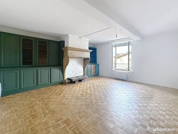 Appartement T3 de 92 m2 - THOISSEY CENTRE