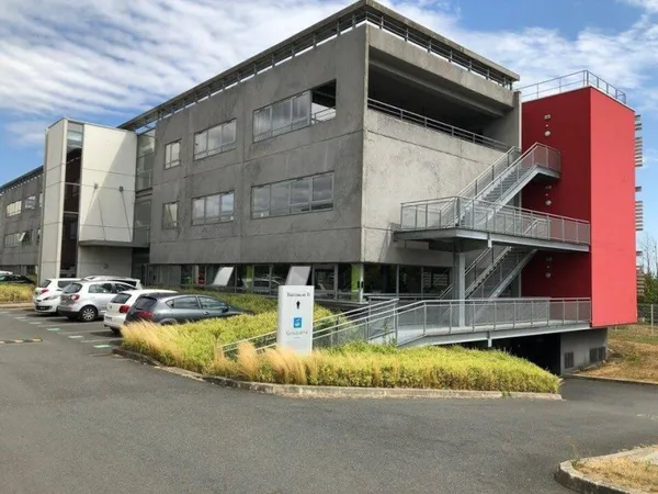 Bureaux 899 m²