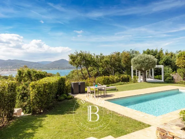 GOLFE DE SAINT-TROPEZ - GASSIN - MAISON 4 CHAMBRES - PISCINE - VUE MER