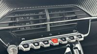 Peugeot 2008 e-2008 156ch 54 kWh Allure — photo 15