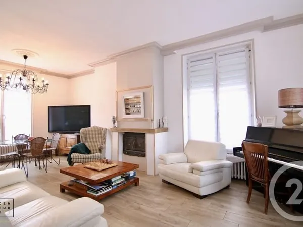 Maison 10 pièces 152 m²