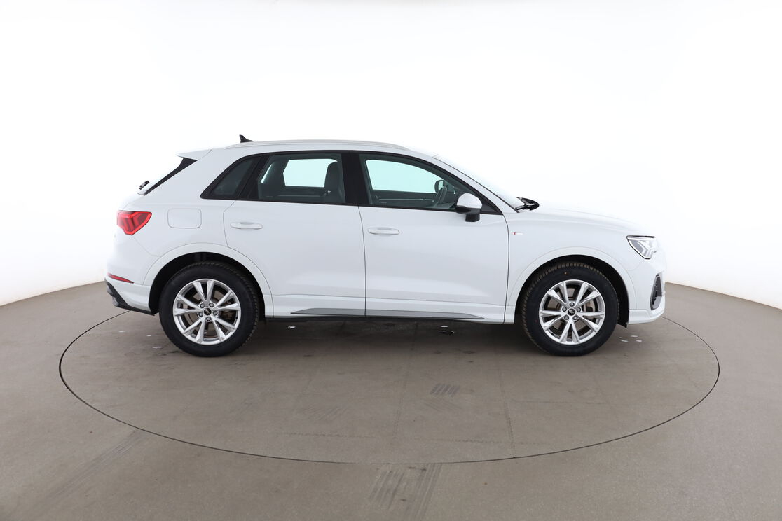 Audi Q3 45 TFSIe S Line S Tronic — photo 6