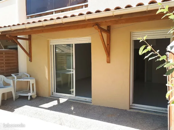 T2 Avec parking privé et terrasse