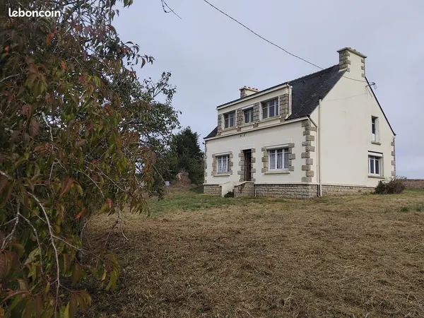 Maison à rénover dans un environnement calme
