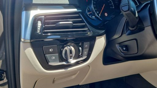 BMW Serie 5 Touring xDrive 520d 190 Steptronic8 - Luxury Line – 2018 – 104900 km – Diesel – Boîte Automatique — photo 13