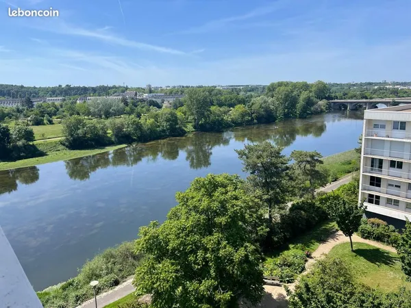 Appartement T5 96m² - Vue sur le Cher - Balcon - Proche tram/bus