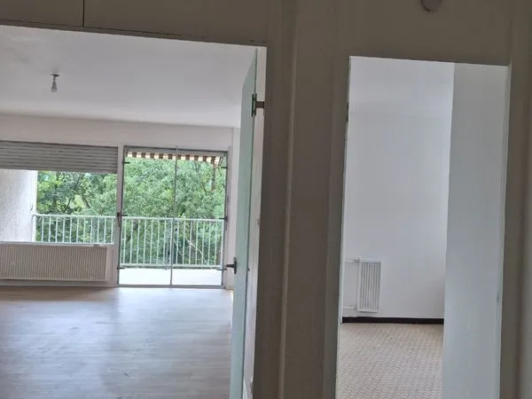 Appartement T3 non meublé rénové avec balcon
