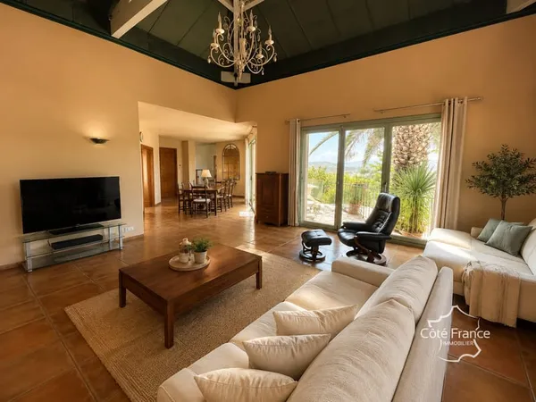 Villa d'exception 5 pièces 145 m2 avec vue panoramique sur