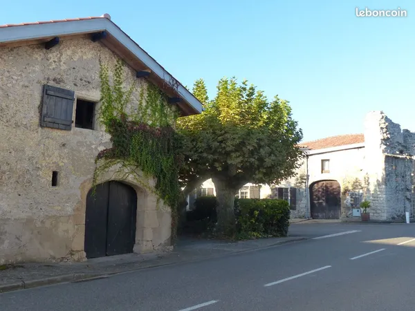 Sorde-L'Abbaye. Bâtisse de 187m² pour Ateliers spectacles réceptions événementiel