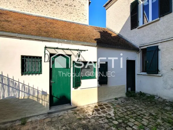 Vendu loué, Studio avec mezzanine dans le vieil Avon