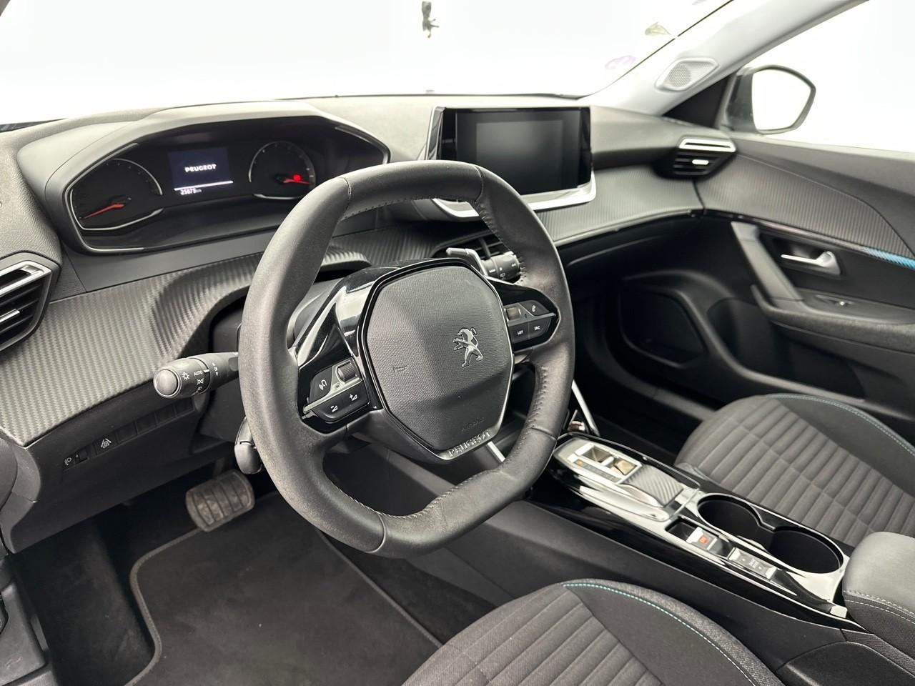 Peugeot 2008 puretech 130 s&s eat8 style — photo 8