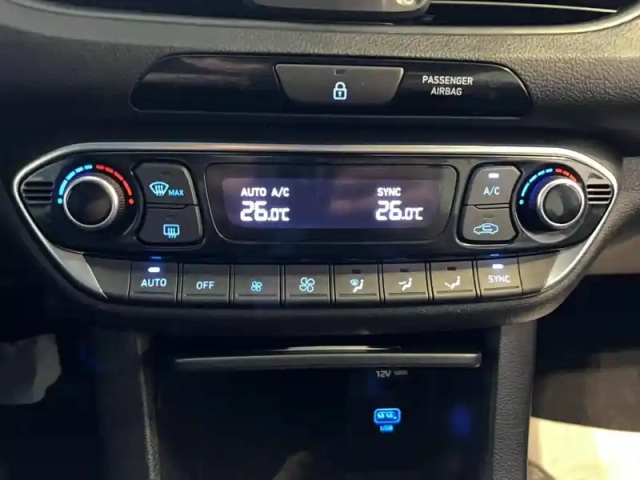 Hyundai I30 sw 1.0 t-gdi 120 ibvm6 hybrid 48v — photo 22