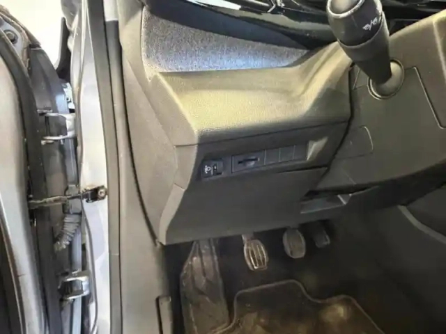 Peugeot 308 1.2 puretech 130ch s&amp;s allure — photo 14