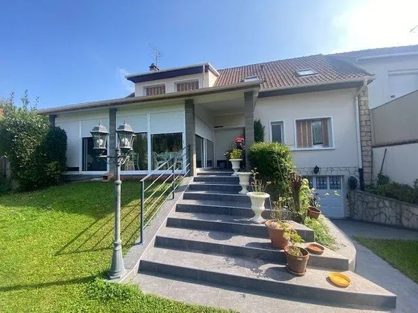 Maison 9 pièces 184 m²