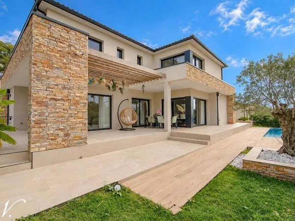 Maison 6 pièces 206 m²