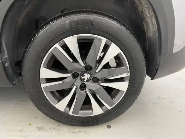 Peugeot 2008 1.2 puretech 110ch s&amp;s eat6 — photo 16
