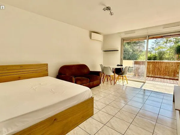 Appartement meublé avec balcon - Nice Ouest