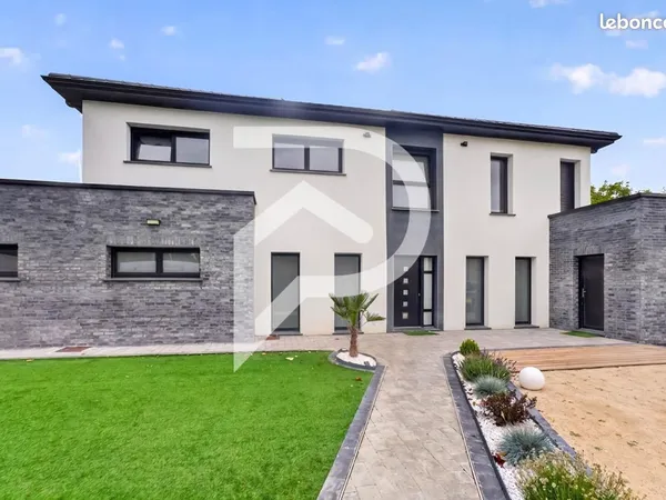 Villa 7 pièces 295 m²