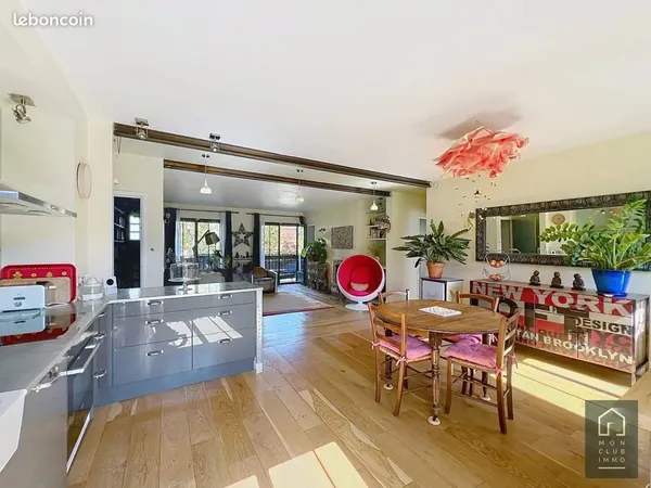 Appartement 1er etage maison sur jardin et terrasse location meublee ou vide