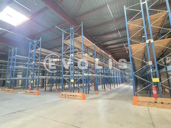 Entrepôt 2873 m²