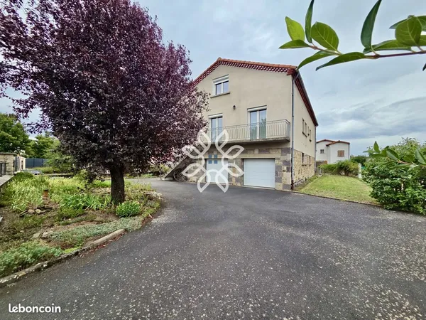 Maison 15 pièces 250 m²