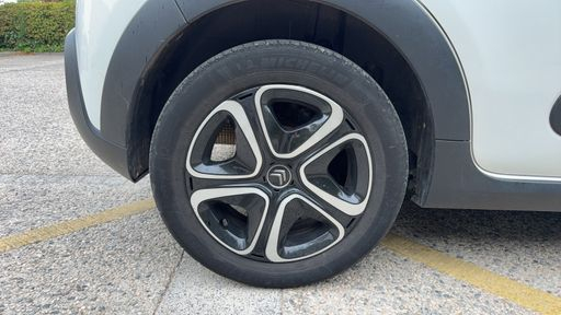 Citroen C3 1.2 Puretech 82 - Feel Pack – 2021 – 41879 km – Essence – Boîte Manuelle — photo 24