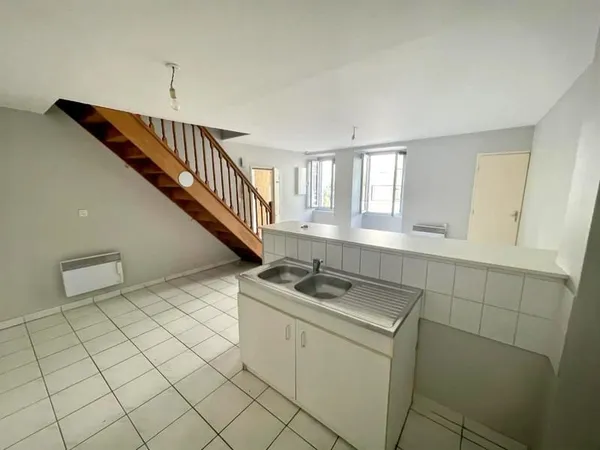 Les Essarts en bocage, T2 en DUPLEX , de 50m2 en hyper cent