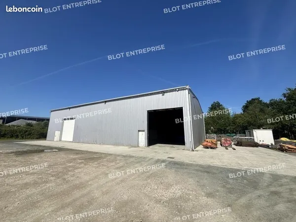 Local d'activité 607 m²