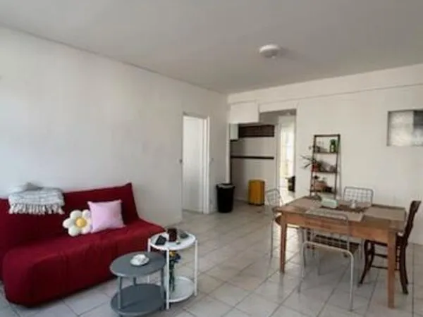 Appart plein pied avec extérieur