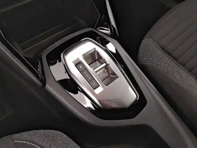 Peugeot 2008 puretech 130 s&amp;s eat8 — photo 86