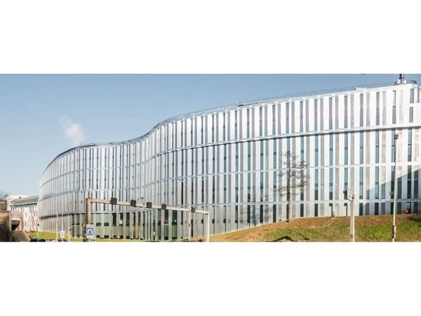 Bureaux 7406 m²