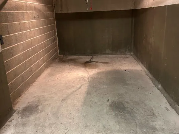 Garage Petite résidence avec prise électrique libre de suite Neudorf