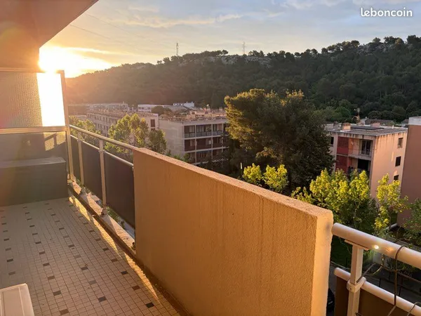 Appartement t2 centre ville Carnoux en Provence