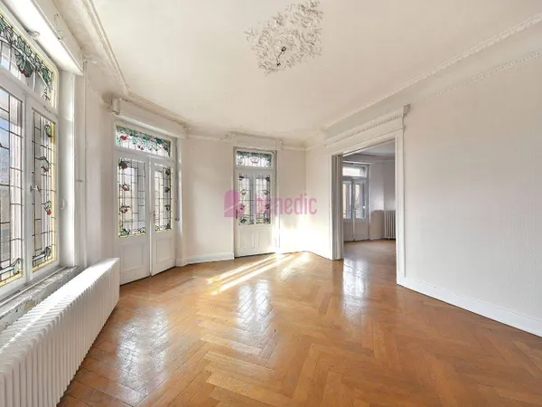 Appartement 8 pièces 214 m²
