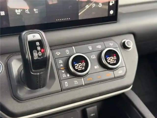 Land Rover Defender 110 d300 mhev bva8 x-dynamic — photo 102