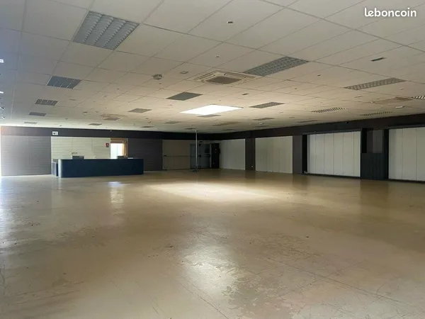 Local commercial 512 m²