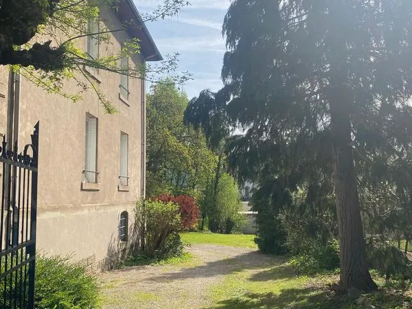 Grand F3-F4 de 117m² dans maison bi-famille avenue de Robache