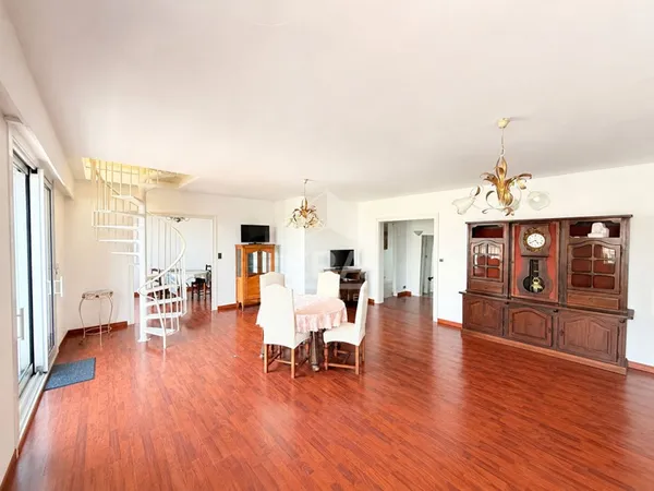 Appartement 5 pièces 143 m²