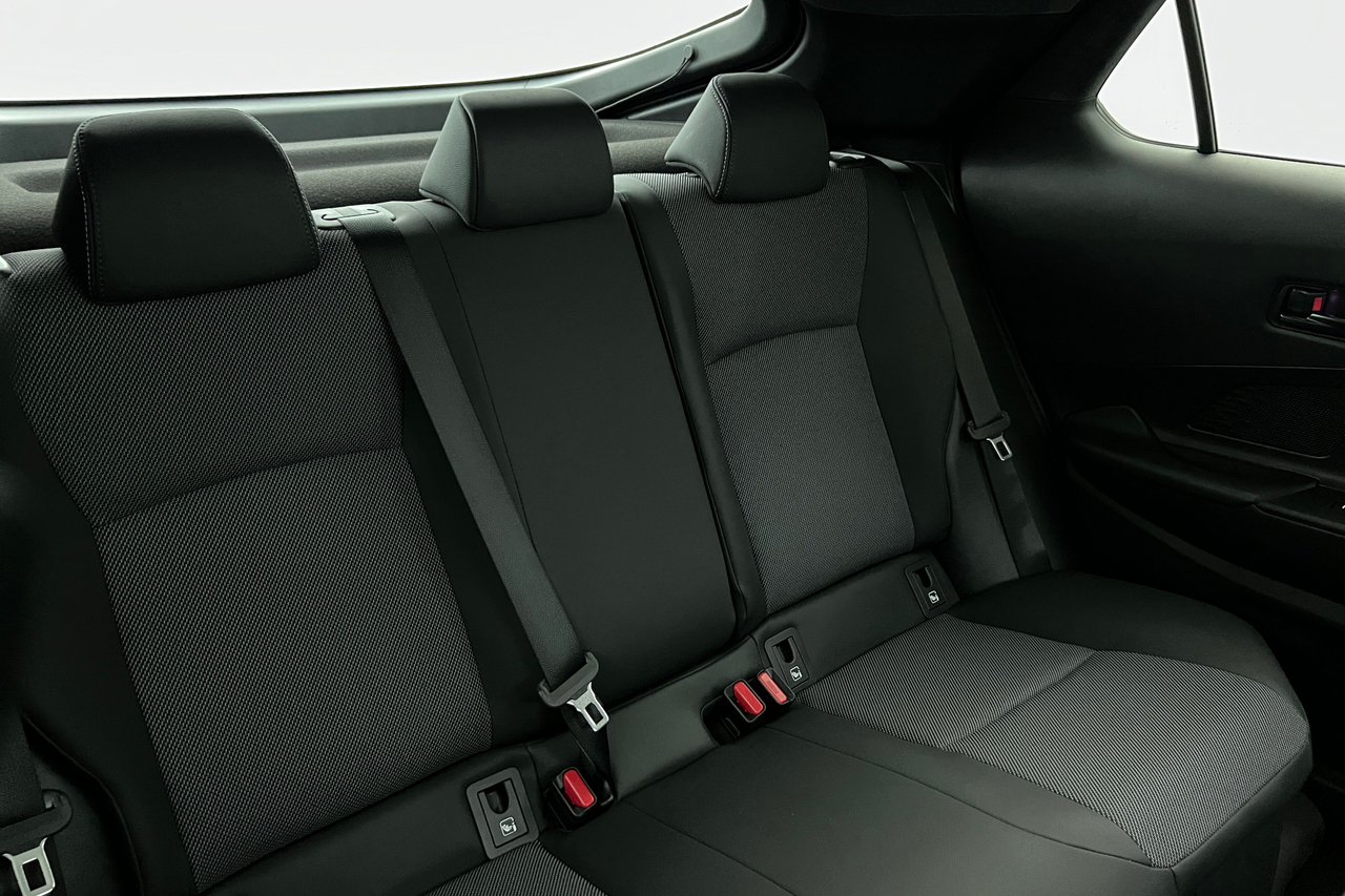 TOYOTA C-HR Hybride Rechargeable 225 — photo 14