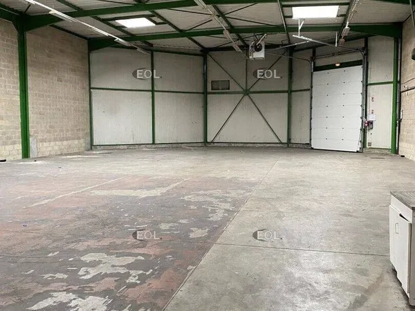 Local d'activité 1587 m²