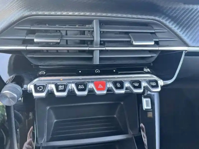 Peugeot 2008 puretech 100 s&amp;s bvm6 — photo 40