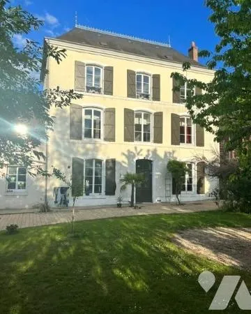 Maison 10 pièces 247 m²