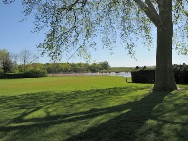 Terrain 2000 m²
